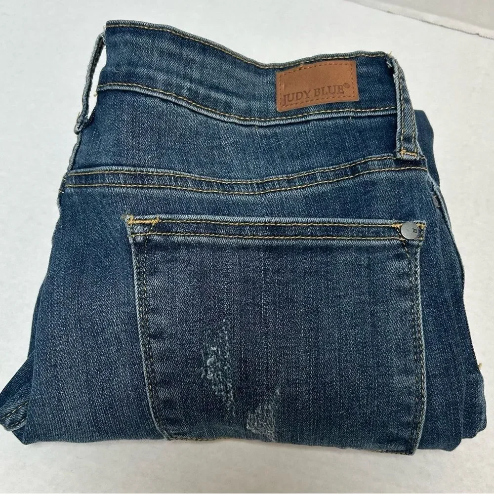 Judy Blue Relaxed Fit Distressed Jeans size 31 Style #8289‎